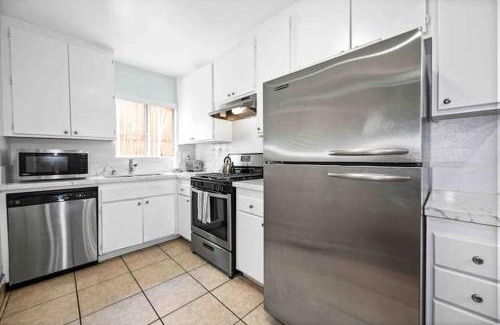Belmont Shore Apartamento | Elegant Beachside 2 Bed 2 Bath
