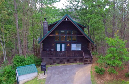 Gatlinburg - Pigeon Forge Cabina | Elegante cabina en ubicación perfecta-! Privado pero cerca de todo!