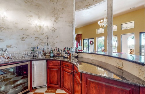 Era Casa | Elegant Castle on Ranch with Rooftop Deck, Dance Studio - Dog-Friendly