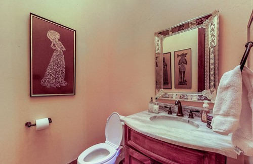Era Casa | Elegant Castle on Ranch with Rooftop Deck, Dance Studio - Dog-Friendly