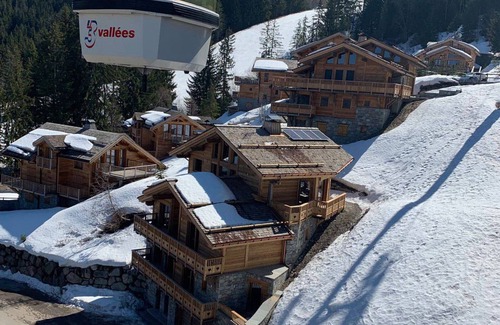 La Perriere Chalet De Esquí | Perfectamente ubicado, decorado con armonía, este chalet refinado y único invita a la serenidad.