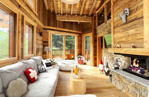 La Perriere Chalet De Esquí | Perfectamente ubicado, decorado con armonía, este chalet refinado y único invita a la serenidad.