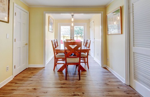 Centerville Cabaña | Elegant, charming, cozy Cape Cod Cottage with Beach Pass to Barnstable beaches