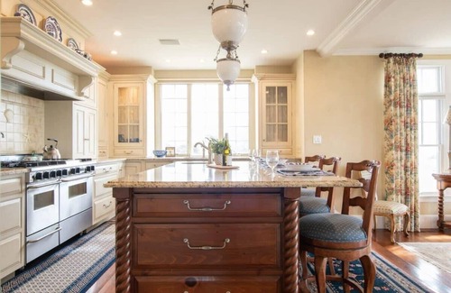 West Chatham Casa | Elegant Chatham Home, steps to private association on Hardings Beach, Dog Friend