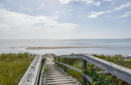 West Chatham Casa | Elegant Chatham Home steps to Hardings Beach Dog Friendly