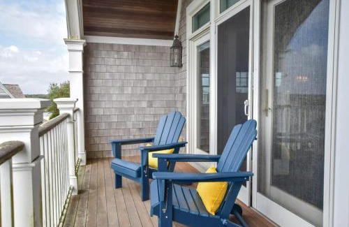 West Chatham Casa | Elegant Chatham Home steps to Hardings Beach Dog Friendly
