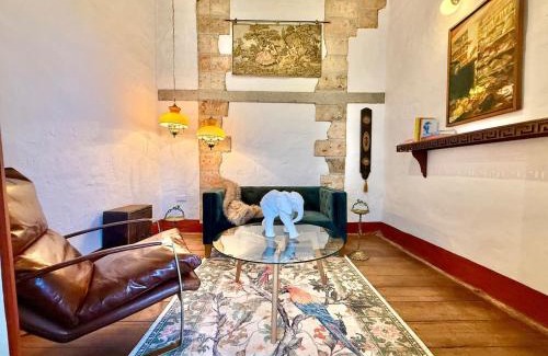 Jerico Casa | Elegant Colonial Walkable Casa