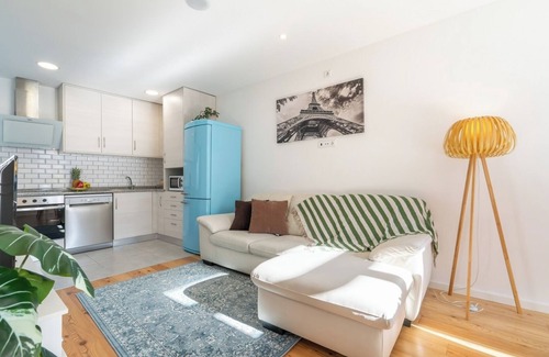 Lapa Casa | Elegant Colorful House w/ Private Terrace