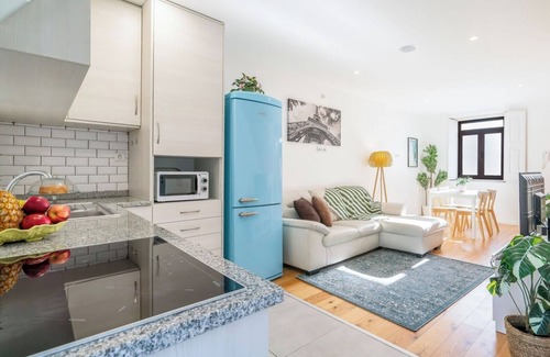 Lapa Casa | Elegant Colorful House w/ Private Terrace