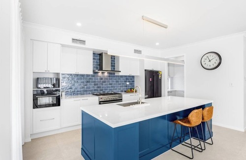 Upper Mount Gravatt Casa | Elegant & Convenient 4-Beds Villa w/ easy access