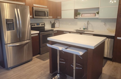 Saskatoon Condominio | Elegant Condo near Airport, Restaurants and Park. Free parking