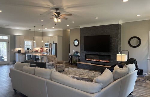 Reidsville Casa | Countryside Elegant Modern Farmhouse