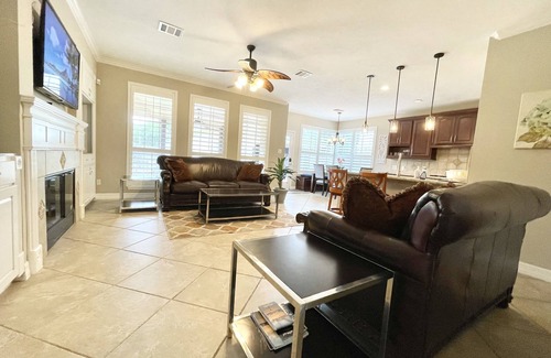 Cinco Ranch North Lake Village Casa | Elegant & Cozy Single-Family House Near I-10/99 Katy