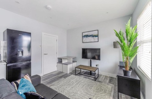 Selhurst Apartamento | Elegant Croydon Apartment - Central location - Easy access to London Bridge and Gatwick Airport