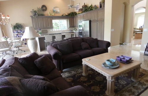Palm Valley Casa | Elegante vida en el desierto en Pebblecreek Resort, campo de golf / Lake Lot - Carrito de golf