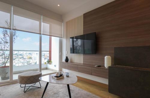 San Antonio Apartamento | Elegant Duplex with Modern Balcony in Miraflores