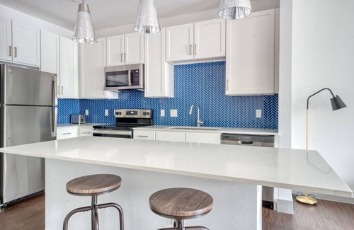 Govalle Apartamento | Elegant East Austin 1BR w/ Pool, Gym & W/D, nr airport, by Blueground
