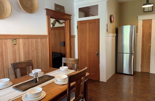 Russian Hill Condominio | Elegant Edwardian North Beach apt with parking