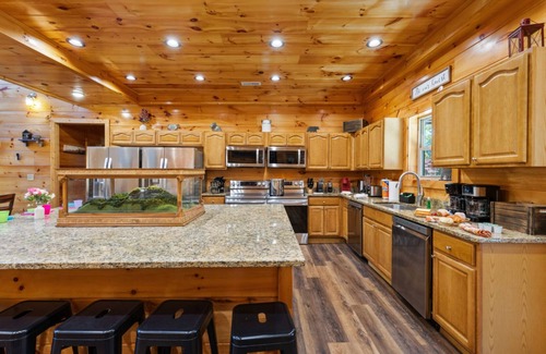 Pigeon Forge Cabina | Elegant Elite Estate By Ghosal Luxury Lodging
