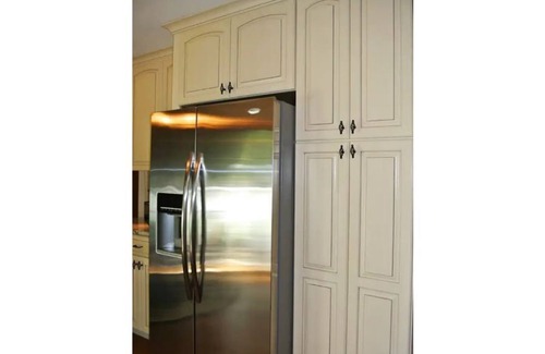 Akron Casa | Elegant Ellet Living