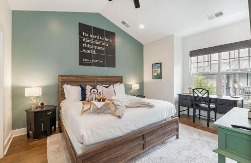 Historic Waverly Casa | Elegant Elliott-2 Units-Hot Tub-Mins to 12 South