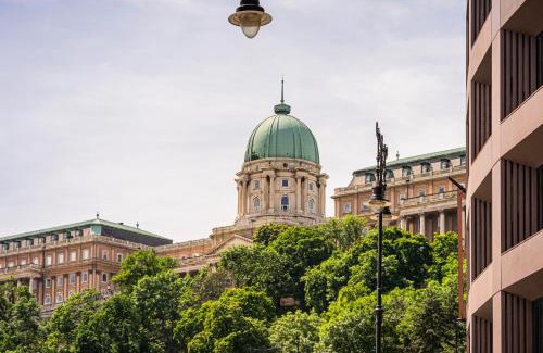 Budavar Apartamento | Elegant Escape by Buda Castle for Pleasure Seekers