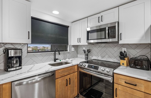 Belle Vista Condominio | Elegant Escape | St. Pete Beachfront Gem