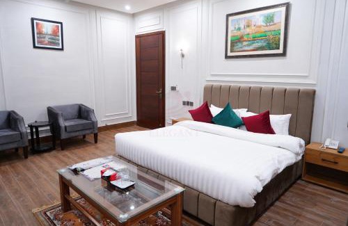 Multan Hotel | Elegant Executive Suite