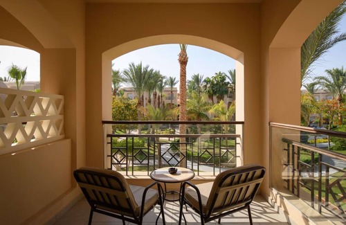 Sharm El Sheikh Complejo | Elegant Family Room – Pool & Spa, Adventure, Beach Fun, & Unmatched Comfort