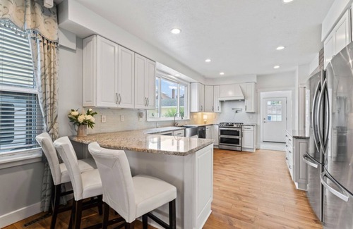 Monaca Casa | Elegant Family Haven