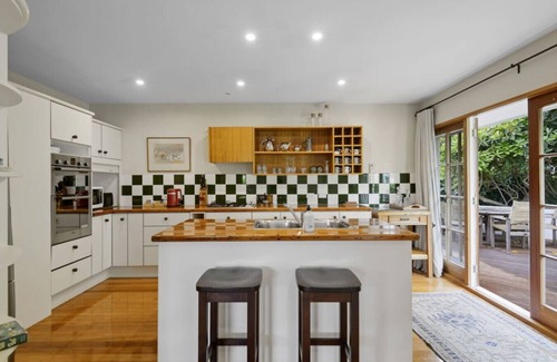 Merivale Casa | Elegant Family Home in Merivale