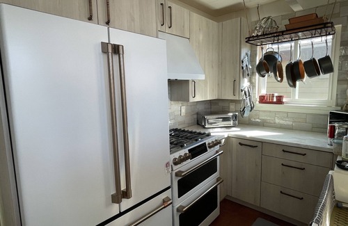 Marin City Alquiler De Eote | Elegant & Fun! Top Rated Floating Home, 3 BR, 3 BA & kayaks. Book now for 2026