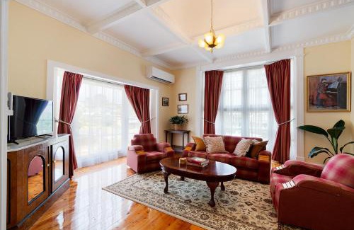Castlemaine Apartamento | Elegant Goldfields Retreat - Spa Bath & Privacy