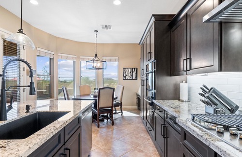 Estrella Mountain Ranch Casa | Elegant GOLF COURSE Retreat w/private CASITA! Pool/Hot Tub*WiFi*Putting Green
