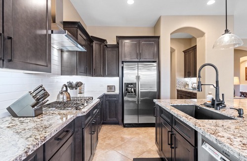 Estrella Mountain Ranch Casa | Elegant GOLF COURSE Retreat w/private CASITA! Pool/Hot Tub*WiFi*Putting Green