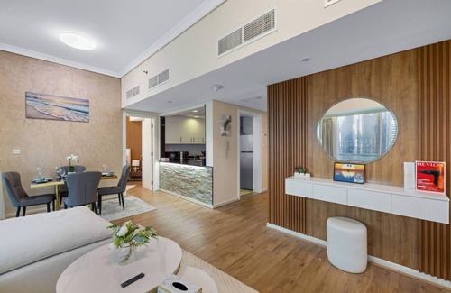 Jumeirah Lake Towers Apartamento | Elegant Haven | Spacious 2BR in Lake Terrace