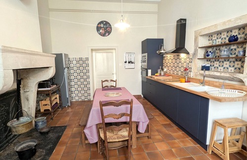 Euvezin Cabaña | Casa elegante en Castillo de Euvezin con jardín y aparcamiento privado