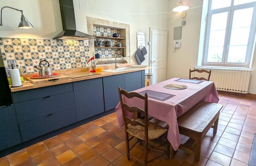 Euvezin Cabaña | Casa elegante en Castillo de Euvezin con jardín y aparcamiento privado