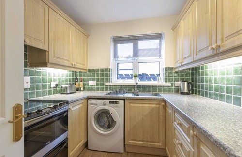 Belfast Apartamento | ELEGANTE HOGAR DE HOGAR Planta baja Apt. Y estacionamiento 2 minutos a pie de restaurantes