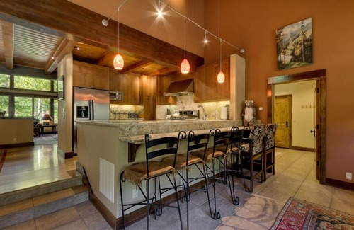 Alpine Meadows Casa | Casa de lujo! Invierno Tu Eres Slopeside, Verano Creekside.