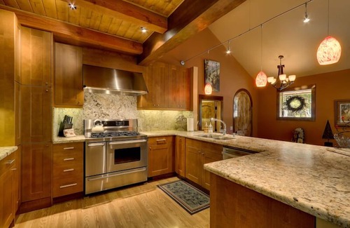 Alpine Meadows Casa | Casa de lujo! Invierno Tu Eres Slopeside, Verano Creekside.