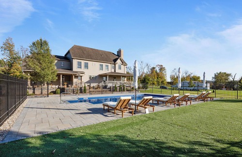 Chester Casa | Elegant Home w/7BRs, Game Room, Luxury Yard, Pool