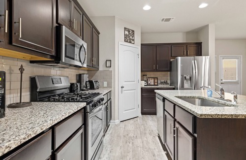 Round Rock Apartamento | Elegant Home with Cozy Vibes