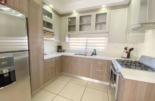 Hermosillo Casa | Elegant House w/Alberca 5 min Airport/Consulate