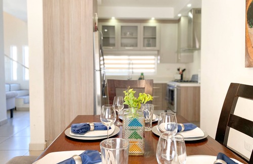 Hermosillo Casa | Elegant House w/Alberca 5 min Airport/Consulate