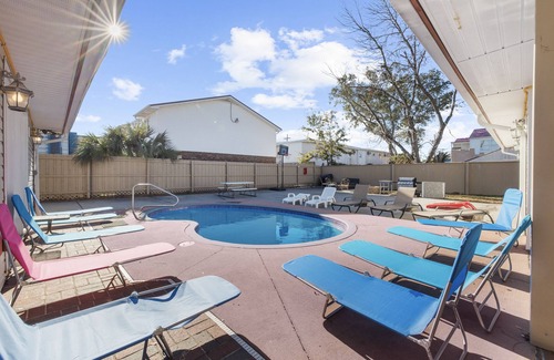 Myrtle Beach Casa | Elegant, Huge, 4King/Private Pool/Huge Yard/GameGarage/Rooftop Deck w Ocean View