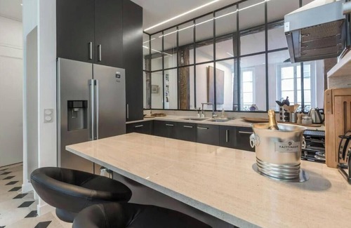 Saint-Gervais Apartamento | Elegant Île Saint-Louis Apartment Near Notre Dame and the Seine