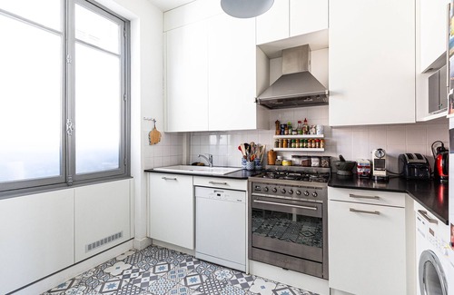 Quartier de la Roquette Apartamento | Elegant Interiors in Bastille
