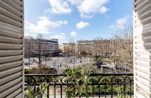 Quartier de la Roquette Apartamento | Elegant Interiors in Bastille