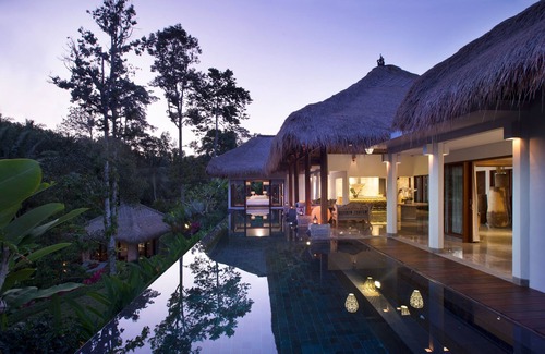 Kemenuh Villa | Elegante, íntima, lujosa villa contemporánea balinesa en un pueblo tradicional